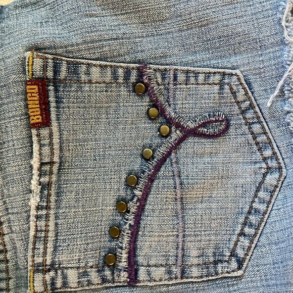 vtg 90's y2k Bongos Womens Denim Shorts W/ Frayed Hem Size 11 Light Wash Blue - Picture 7 of 9
